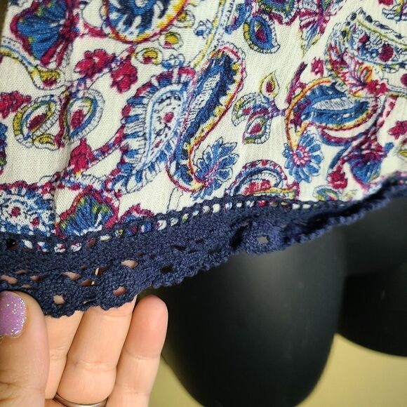 Daniel Rainn Boho Floral and Paisley Top - Picture 4 of 7